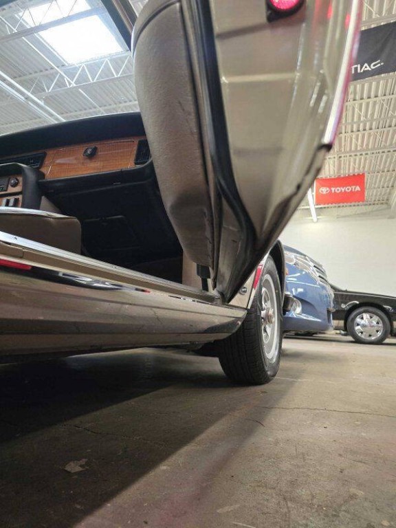 1985 Jaguar XJ Image 13