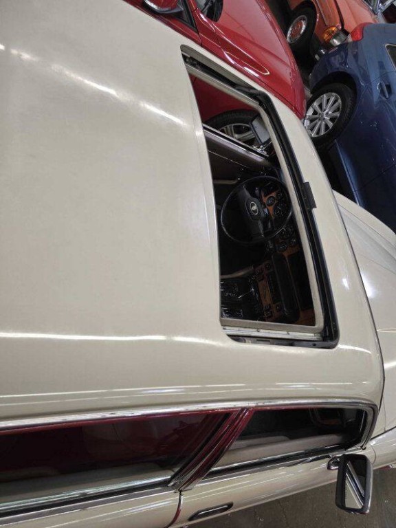 1985 Jaguar XJ Image 14
