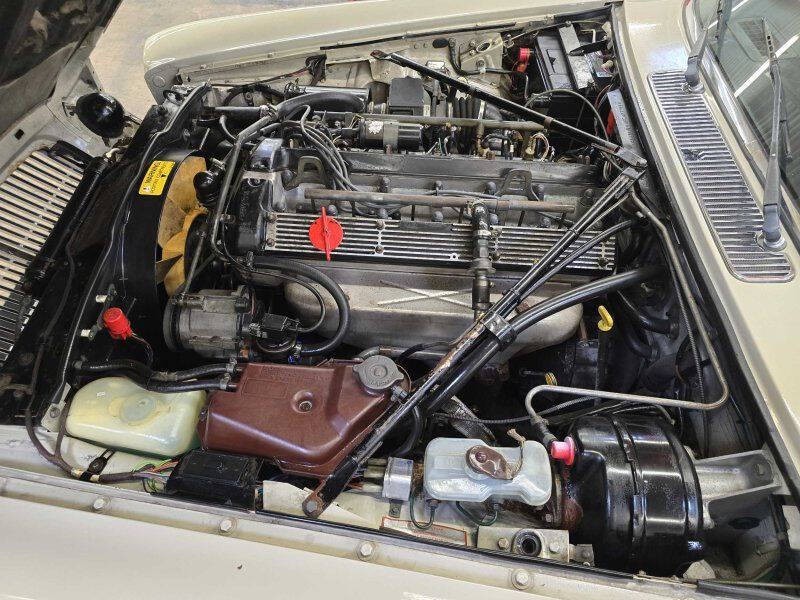 1985 Jaguar XJ Image 16