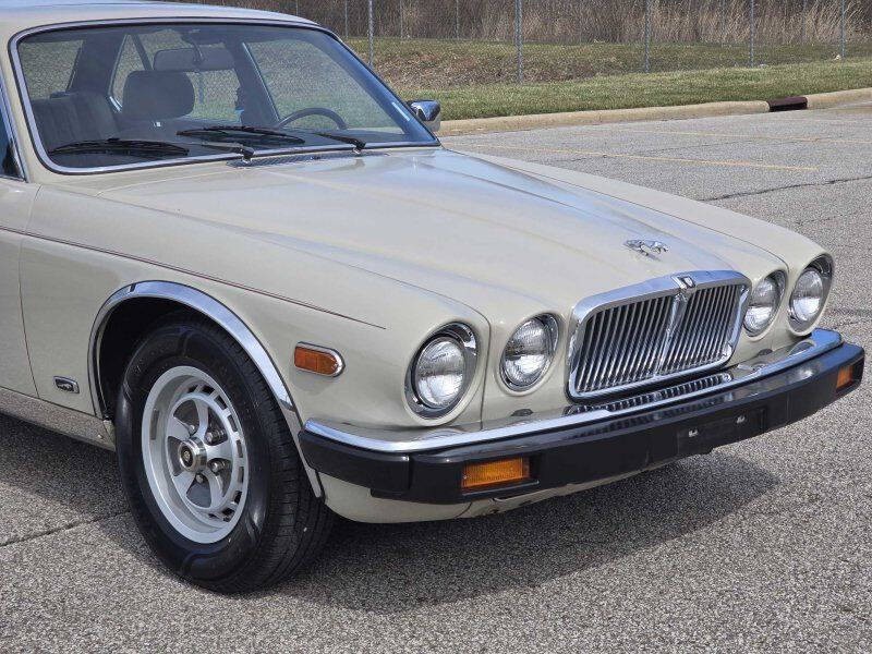 1985 Jaguar XJ Image 22