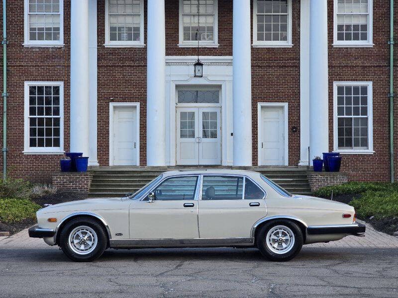 1985 Jaguar XJ Image 24