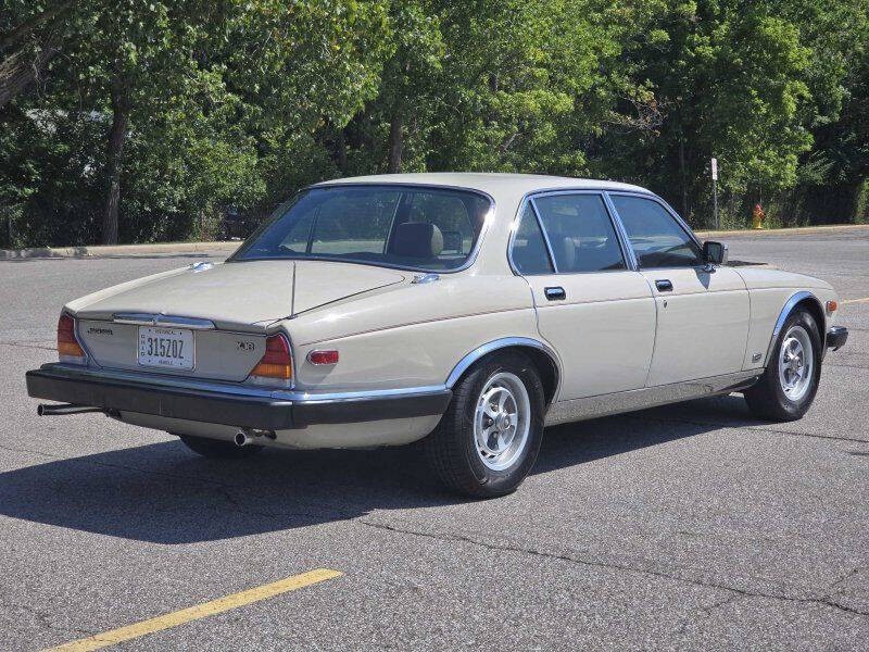 1985 Jaguar XJ Image 28