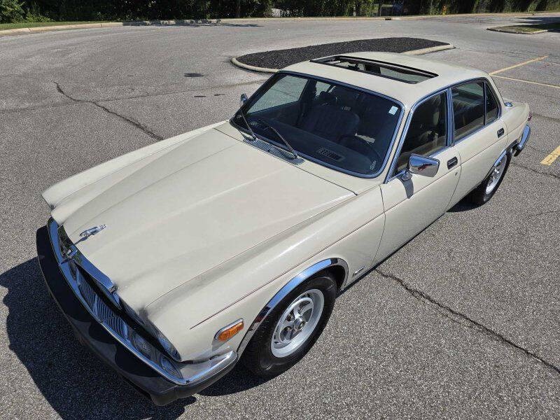 1985 Jaguar XJ Image 30