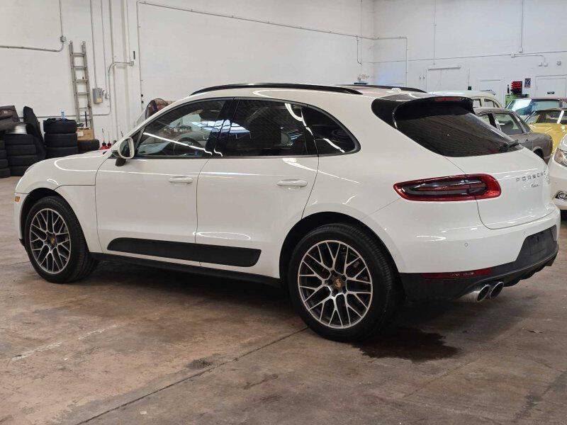 2018 Porsche Macan Image 21