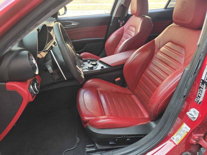 2019 Alfa Romeo Giulia Image 6