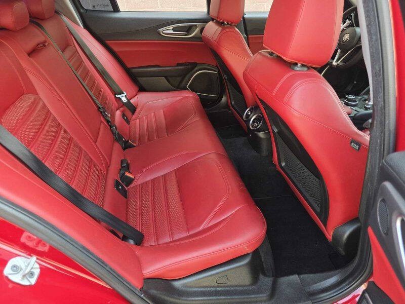 2019 Alfa Romeo Giulia Image 7