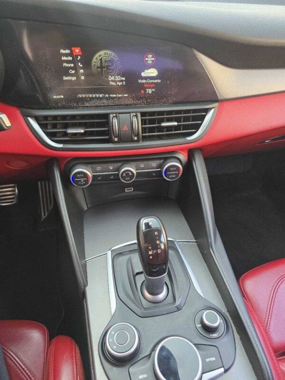 2019 Alfa Romeo Giulia Image 11