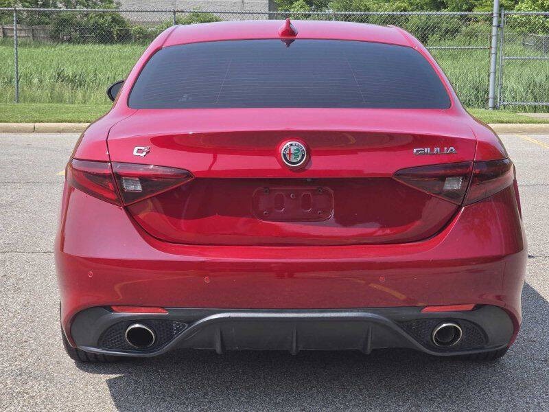 2019 Alfa Romeo Giulia Image 22