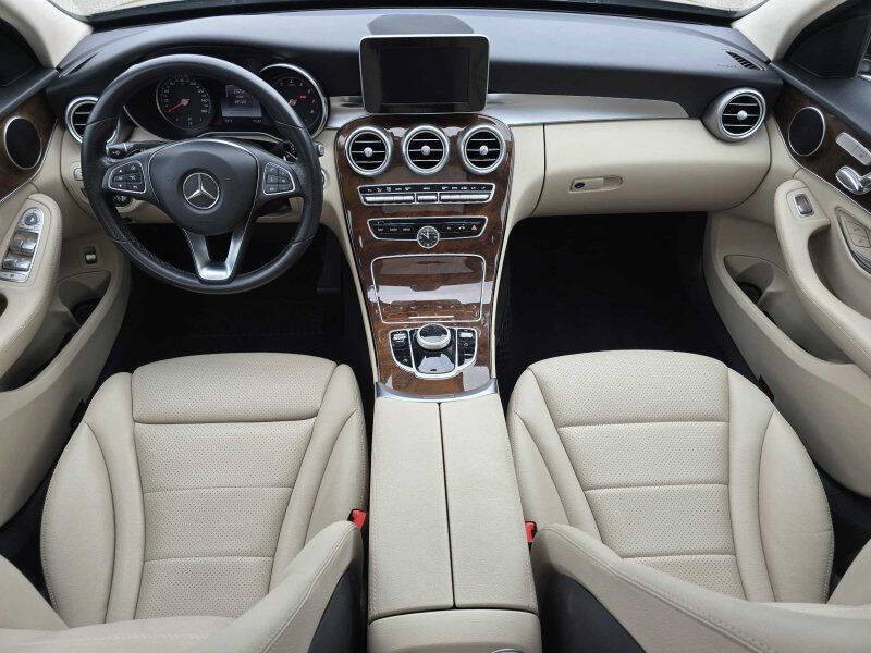 2018 Mercedes-Benz C-Class Image 4