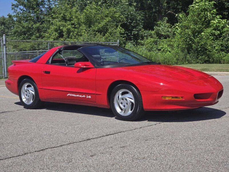 1994 Pontiac Firebird Image 2