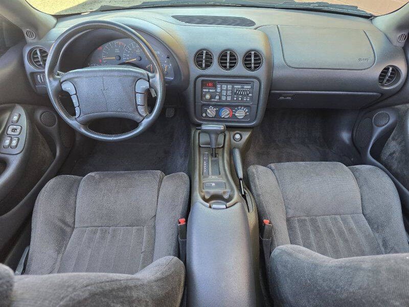 1994 Pontiac Firebird Image 4