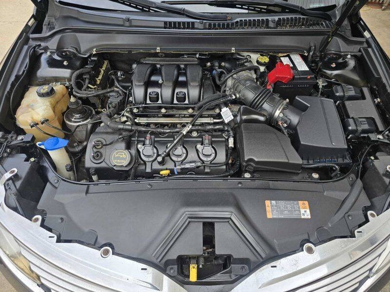 2013 Lincoln MKZ Image 10