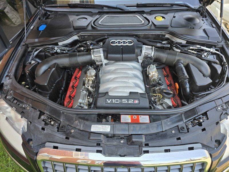 2009 Audi S8 Image 14