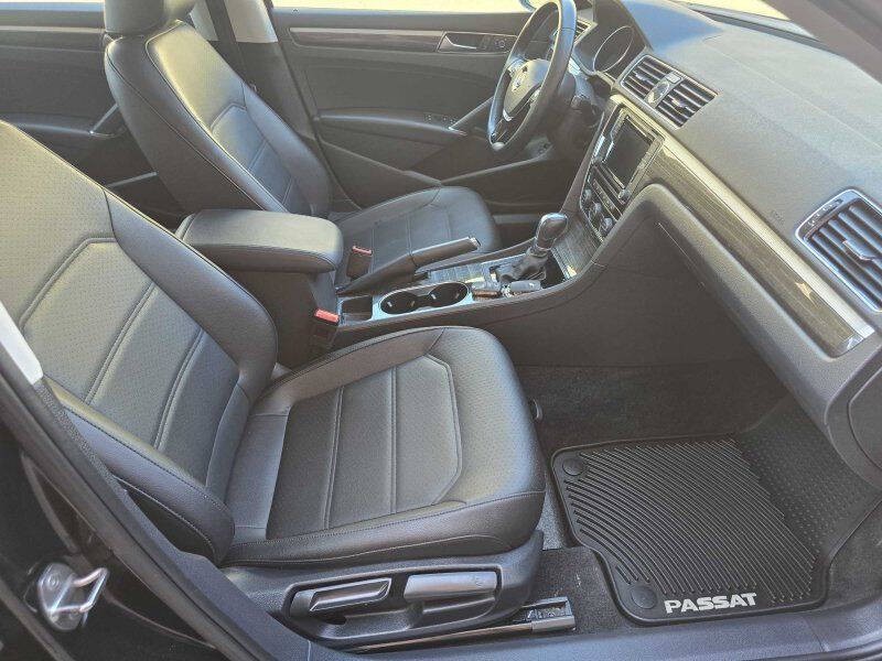 2016 Volkswagen Passat Image 5