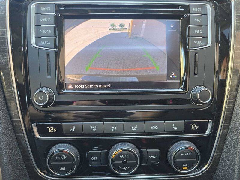 2016 Volkswagen Passat Image 9