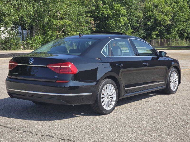 2016 Volkswagen Passat Image 17