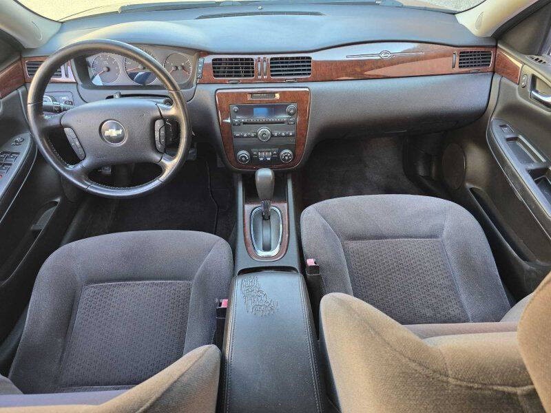 2010 Chevrolet Impala Image 4
