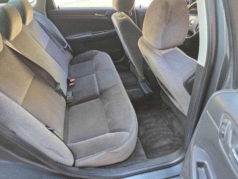 2010 Chevrolet Impala Image 7