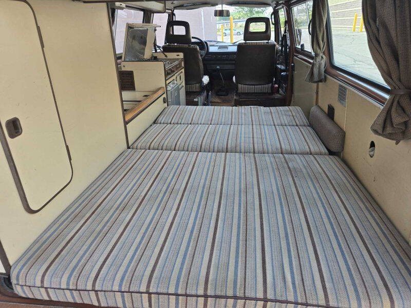 1984 Volkswagen Vanagon Image 8