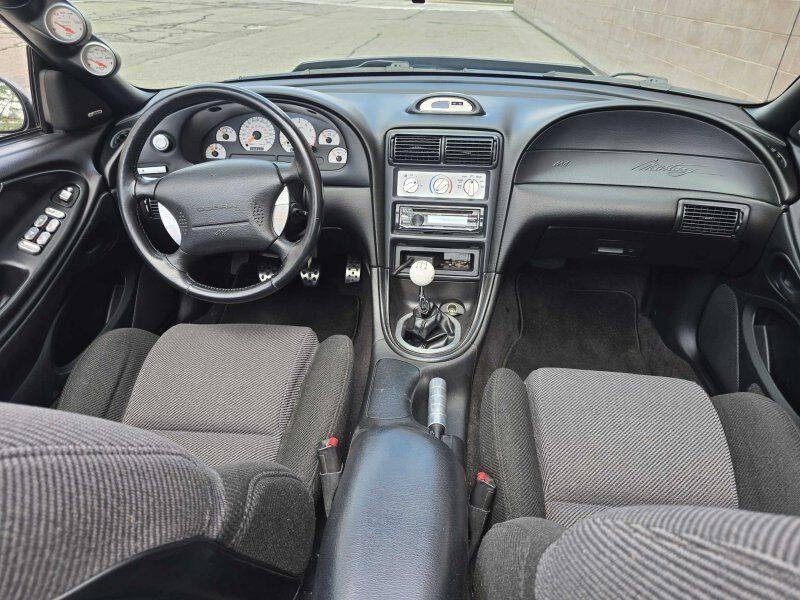 1996 Ford Mustang Image 4