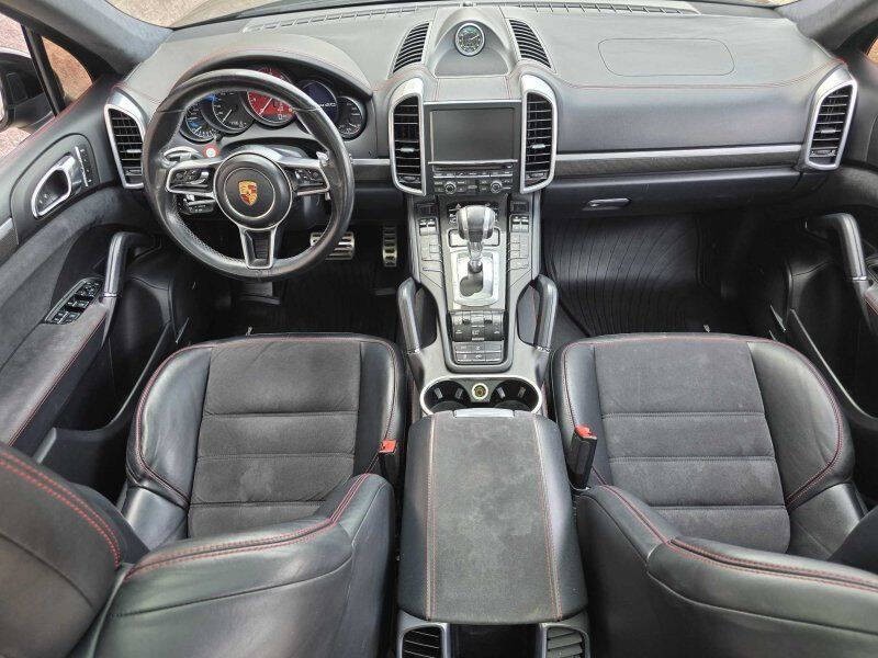 2016 Porsche Cayenne Image 4