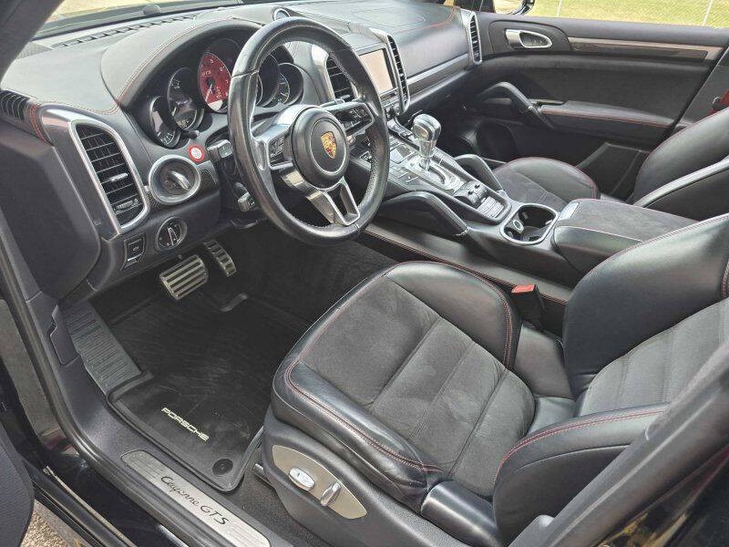 2016 Porsche Cayenne Image 8