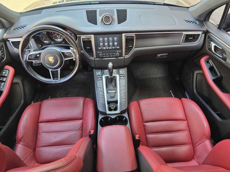 2018 Porsche Macan Image 4