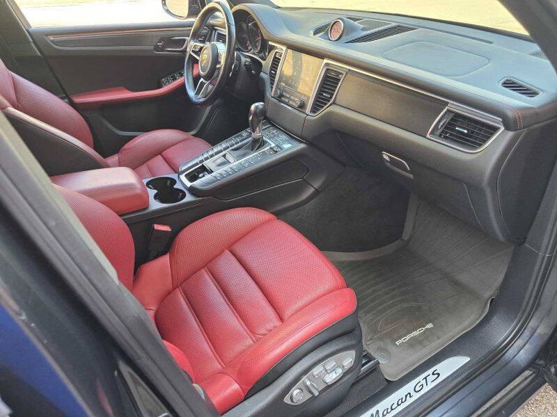 2018 Porsche Macan Image 5
