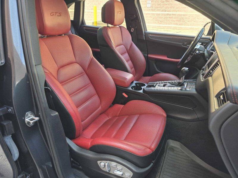 2018 Porsche Macan Image 6