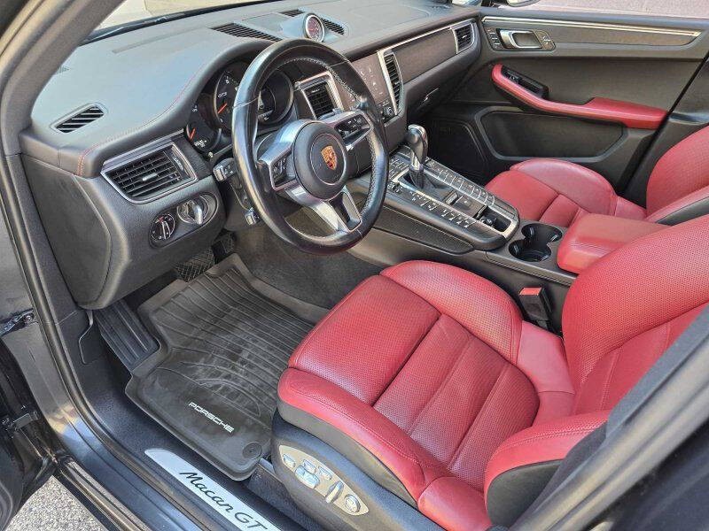 2018 Porsche Macan Image 8