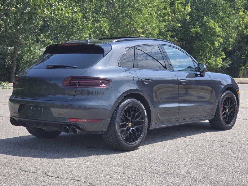 2018 Porsche Macan Image 22