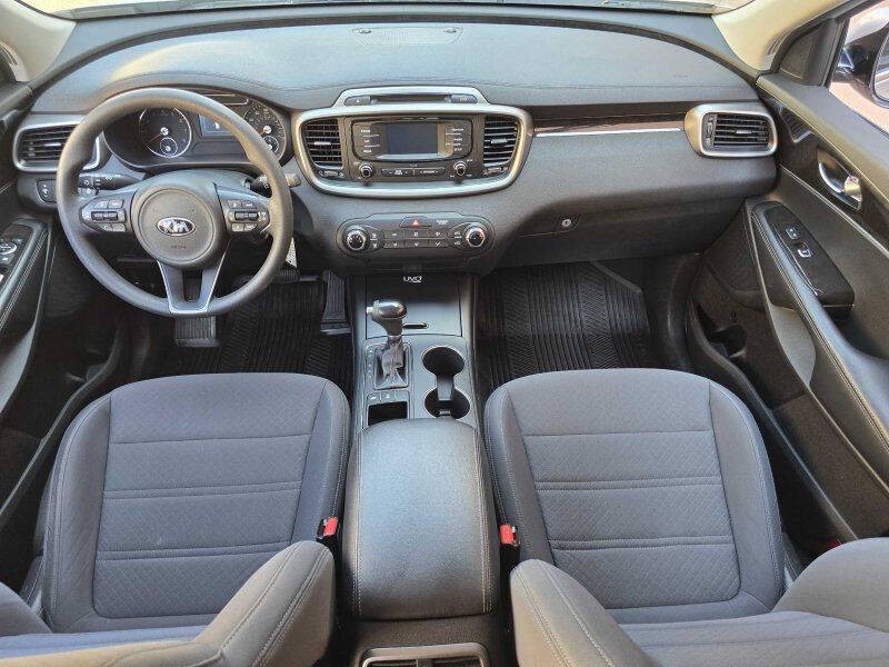 2016 Kia Sorento Image 4