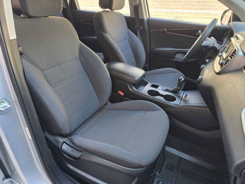 2016 Kia Sorento Image 5