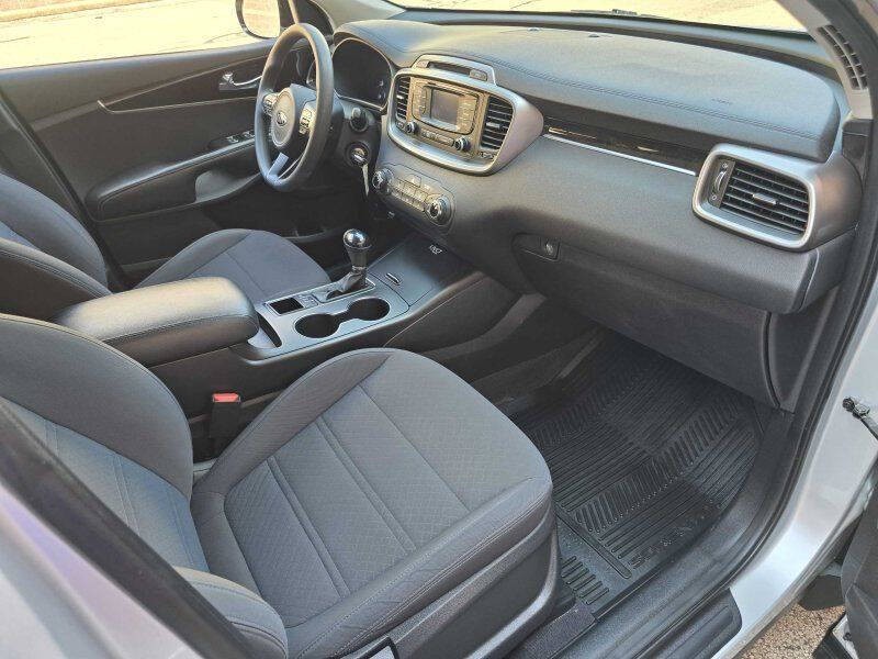 2016 Kia Sorento Image 6
