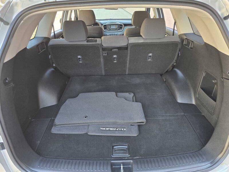2016 Kia Sorento Image 11