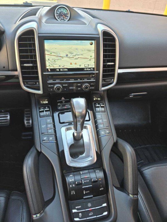 2012 Porsche Cayenne Image 11