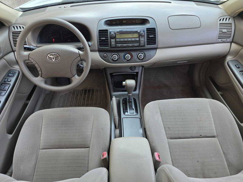 2005 Toyota Camry Image 4