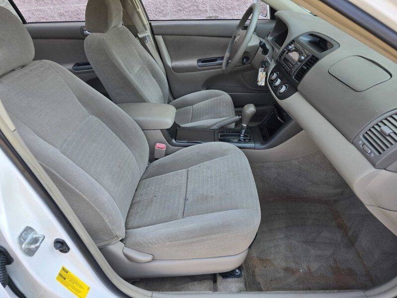 2005 Toyota Camry Image 5