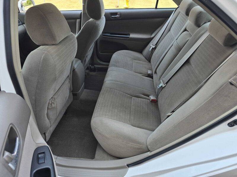 2005 Toyota Camry Image 8