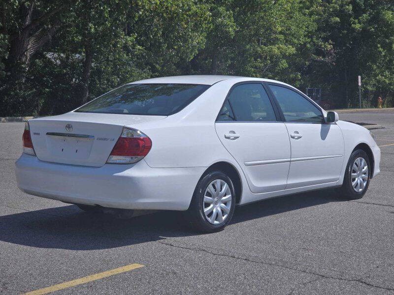 2005 Toyota Camry Image 14