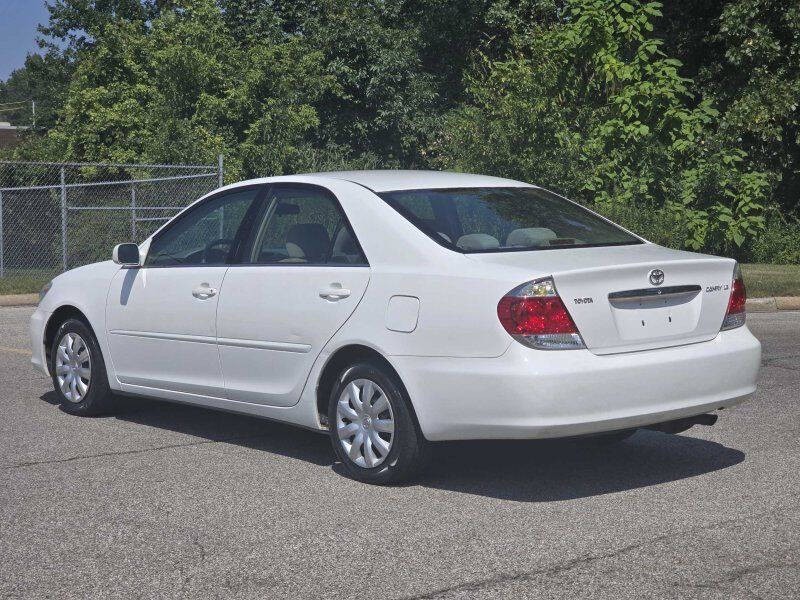 2005 Toyota Camry Image 15
