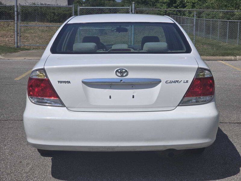 2005 Toyota Camry Image 16