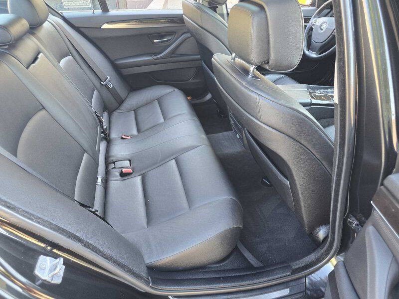2013 BMW 5 Series Image 9