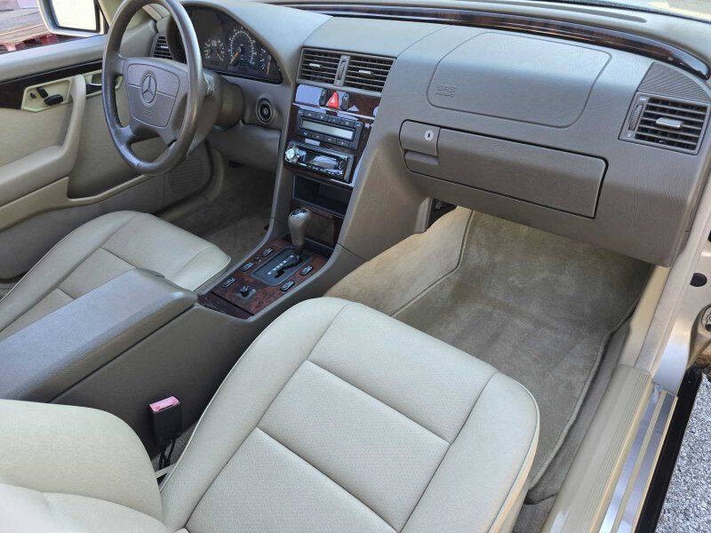 1996 Mercedes-Benz C-Class Image 7