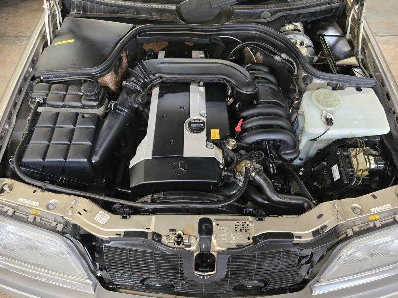 1996 Mercedes-Benz C-Class Image 13