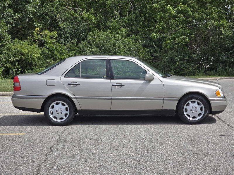 1996 Mercedes-Benz C-Class Image 16