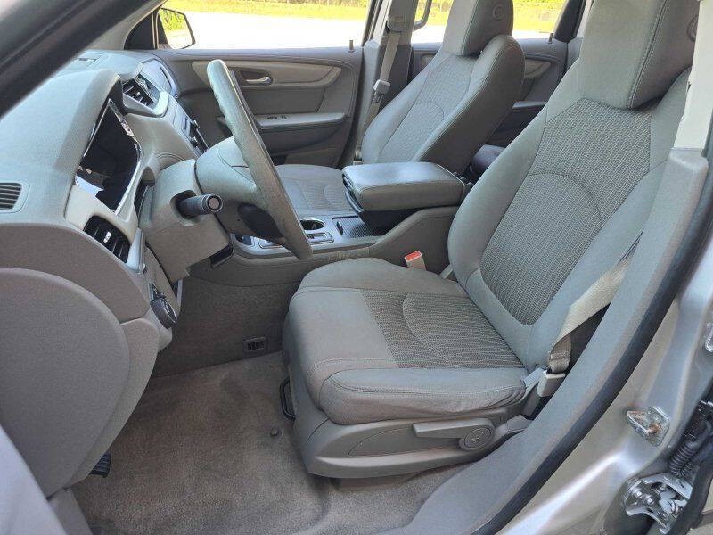 2017 Chevrolet Traverse Image 8