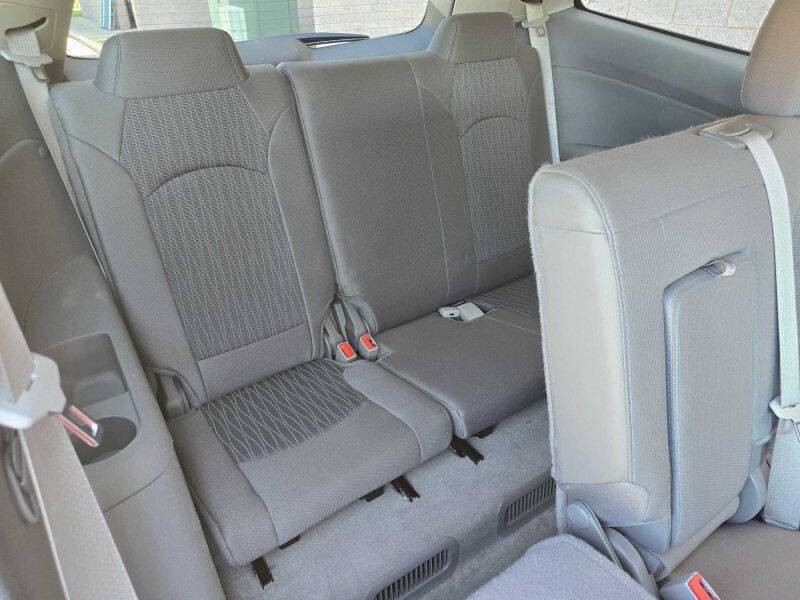 2017 Chevrolet Traverse Image 11