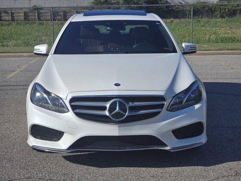 2016 Mercedes-Benz E-Class Image 3