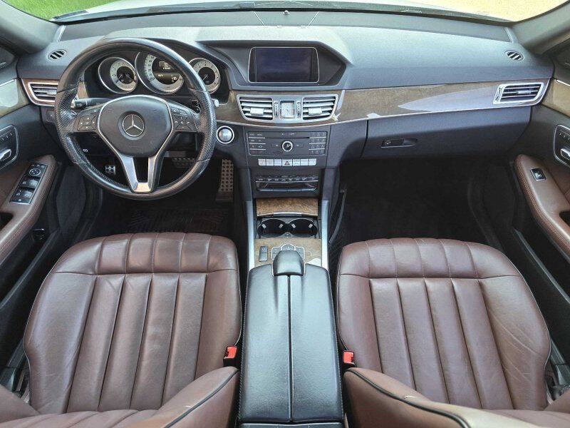 2016 Mercedes-Benz E-Class Image 4
